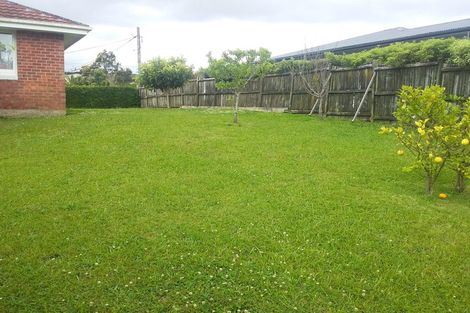 Photo of property in 125 Millbrook Road, Sunnyvale, Auckland, 0612