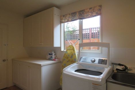 Photo of property in 2/271 Memorial Avenue, Burnside, Christchurch, 8053