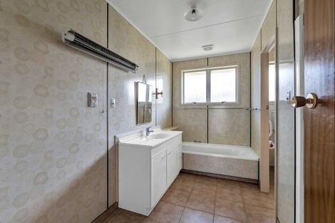 Photo of property in 9 Oberon Street, Stratford, 4332