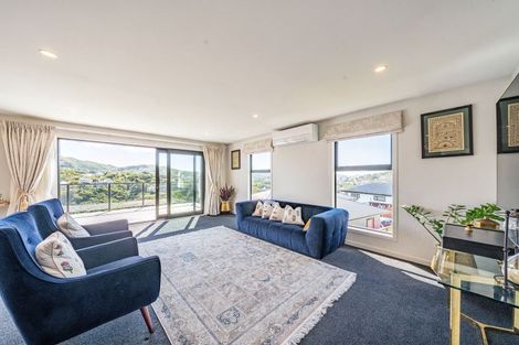 Photo of property in 3 Cirrus Close, Newlands, Wellington, 6037
