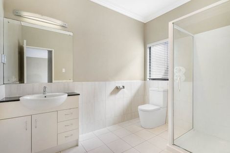 Photo of property in 30 Scarlet Oak Drive, Schnapper Rock, Auckland, 0632