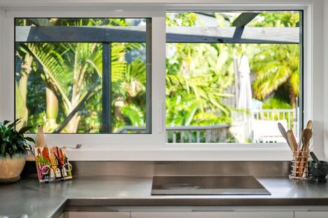 Photo of property in 74 Duncansby Road, Stanmore Bay, Whangaparaoa, 0932