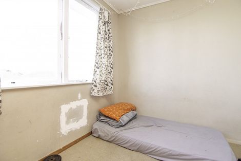 Photo of property in 3 Renfrew Place, Highbury, Palmerston North, 4412