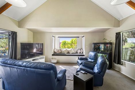 Photo of property in 14 Emery Grove, Bayview, Auckland, 0629