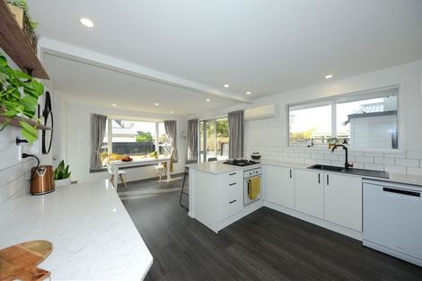 Photo of property in 2/5 Frome Place, St Albans, Christchurch, 8052