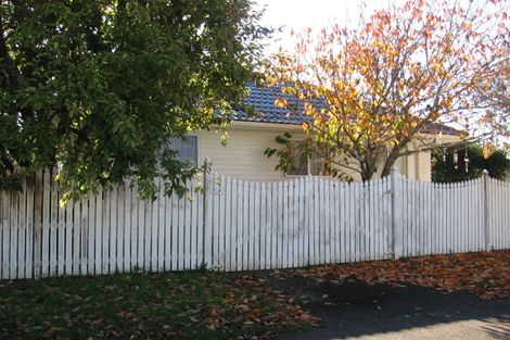 Photo of property in 11 Mickle Street, Te Atatu South, Auckland, 0610