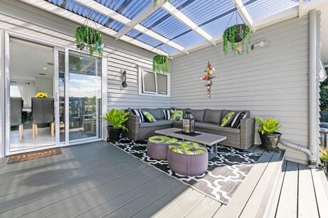 Photo of property in 84 Shaw Road, Oratia, Auckland, 0604