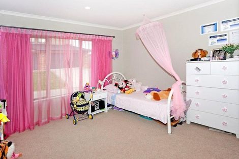 Photo of property in 29d Paparoa Road, Cockle Bay, Auckland, 2014