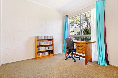 Photo of property in 4/109a Te Atatu Road, Te Atatu South, Auckland, 0610