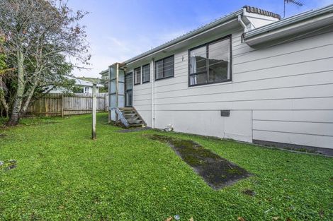 Photo of property in 1b Sunny Grove, Wainuiomata, Lower Hutt, 5014