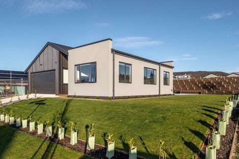 Photo of property in 39 Obelisk Street, Wanaka, 9305