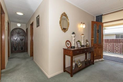 Photo of property in 14 Saint Hill Lane, Havelock North, 4130
