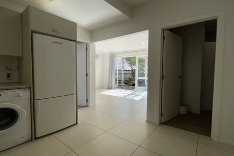 Photo of property in 6 Hinemoa Terrace, Birkenhead, Auckland, 0626