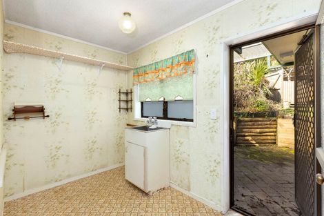 Photo of property in 2/27 Derrimore Heights, Clover Park, Auckland, 2019