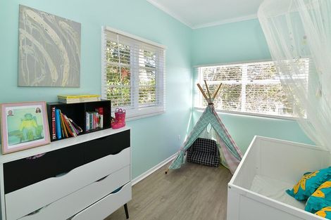 Photo of property in 7a Hand Road, Helensville, 0800