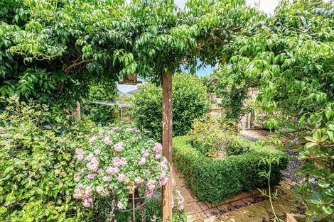 Photo of property in 23 Finlow Drive, Te Atatu South, Auckland, 0610