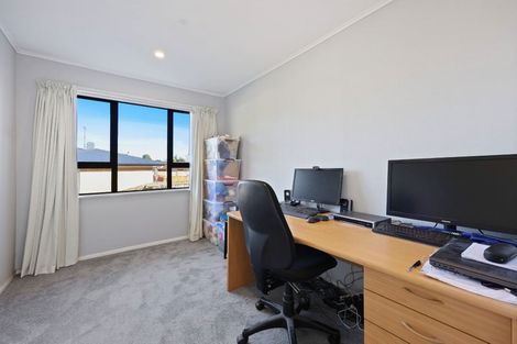 Photo of property in 383 Great South Road, Opaheke, Papakura, 2113