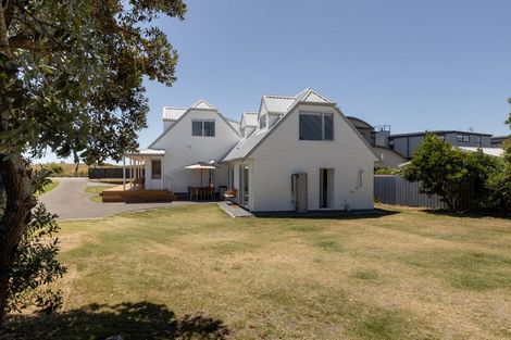 Photo of property in 906 Papamoa Beach Road, Papamoa Beach, Papamoa, 3118