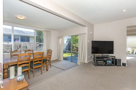 Photo of property in 1 Munro Street, Redwood, Christchurch, 8051