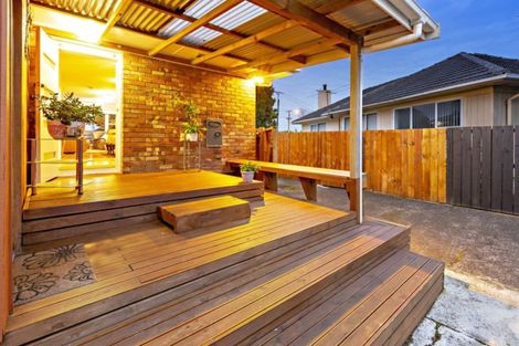 Photo of property in 142 Russell Road, Manurewa, Auckland, 2102