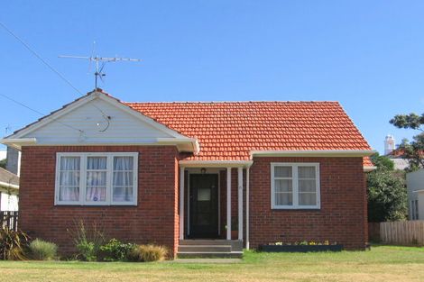 Photo of property in 70 Strathmore Avenue, Strathmore Park, Wellington, 6022