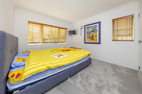 Photo of property in 14 Brooke Ridge Rise, East Tamaki Heights, Auckland, 2016