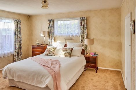 Photo of property in 27 Findlay Street, Tawa, Wellington, 5028