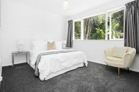 Photo of property in 54 Derwent Crescent, Titirangi, Auckland, 0604