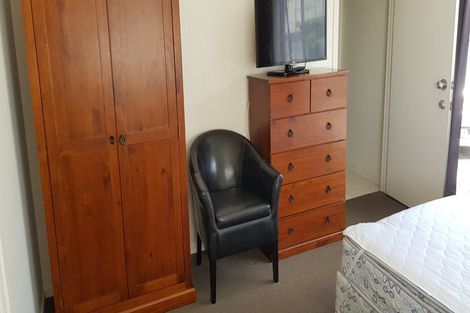 Photo of property in 8c Schnapper Rock Road, Schnapper Rock, Auckland, 0632