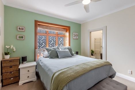 Photo of property in 9 Wha Street, Lyall Bay, Wellington, 6022