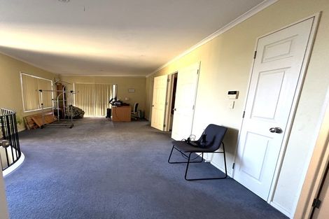 Photo of property in 8 Canonbie Place, East Tamaki Heights, Auckland, 2016