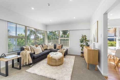 Photo of property in 3/3 Marsh Avenue, Forrest Hill, Auckland, 0620