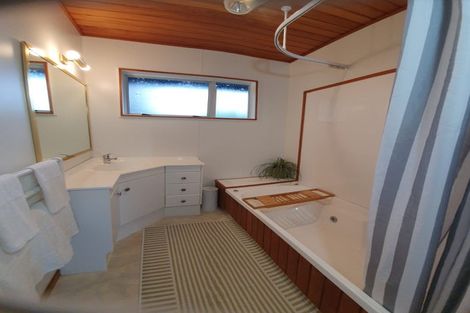 Photo of property in 8 Toporoa View, Ascot Park, Porirua, 5024