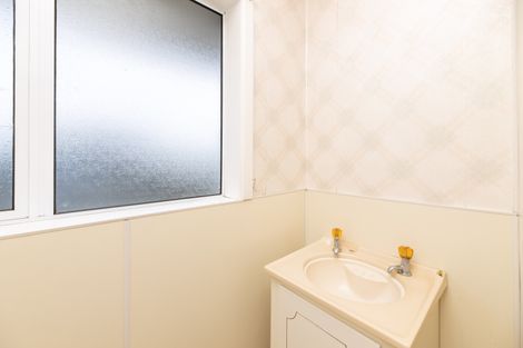 Photo of property in 406 Main North Road, Redwood, Christchurch, 8051