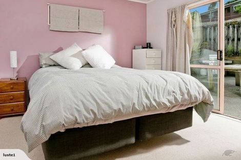 Photo of property in 1/39 Witheford Drive, Bayview, Auckland, 0629