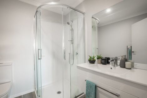 Photo of property in 8 Tieke Lane, Kenepuru, Porirua, 5022