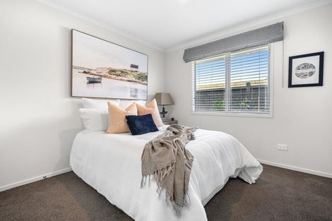 Photo of property in 33 Rainey Crescent, Papamoa Beach, Papamoa, 3118