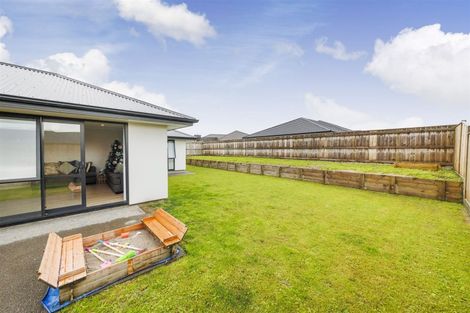 Photo of property in 202 Pacific Drive, Fitzherbert, Palmerston North, 4410