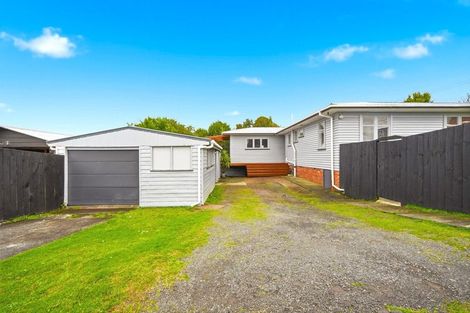 Photo of property in 102 Taikata Road, Te Atatu Peninsula, Auckland, 0610