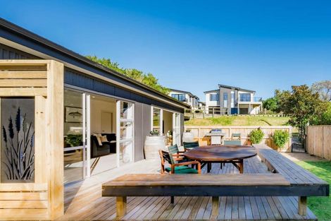 Photo of property in 7 Martin Road, Paraparaumu Beach, Paraparaumu, 5032