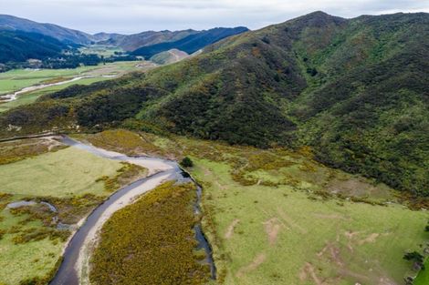 Photo of property in 828 Coast Road, Wainuiomata Coast, Lower Hutt, 5373