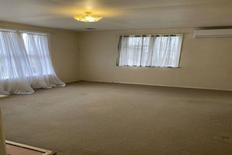 Photo of property in 49 Davidson Crescent, Tawa, Wellington, 5028