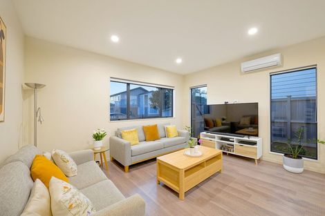 Photo of property in 17 Toanui Road, Hobsonville, Auckland, 0616