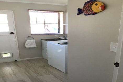 Photo of property in 14b Nikau Grove, Woburn, Lower Hutt, 5010