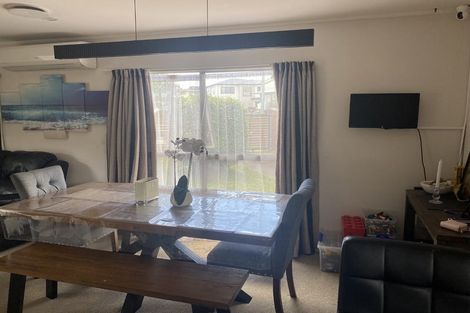 Photo of property in 16 Tatariki Street, Rosehill, Papakura, 2113