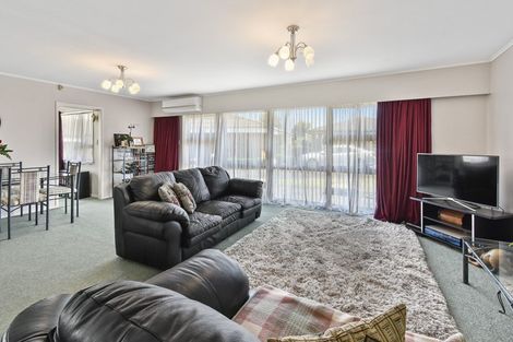 Photo of property in 16 Brynbela Court, Papakura, 2110