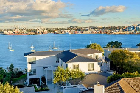 Photo of property in 31a Stanley Point Road, Stanley Point, Auckland, 0624