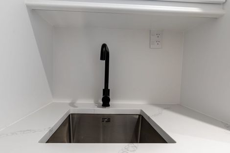 Photo of property in 31 Lanigan Street, Birkdale, Auckland, 0626