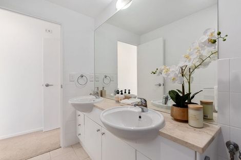 Photo of property in 26/4e Collins Street, Takapuna, Auckland, 0622