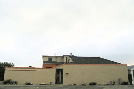 Photo of property in 1 Manly Street, Paraparaumu Beach, Paraparaumu, 5032